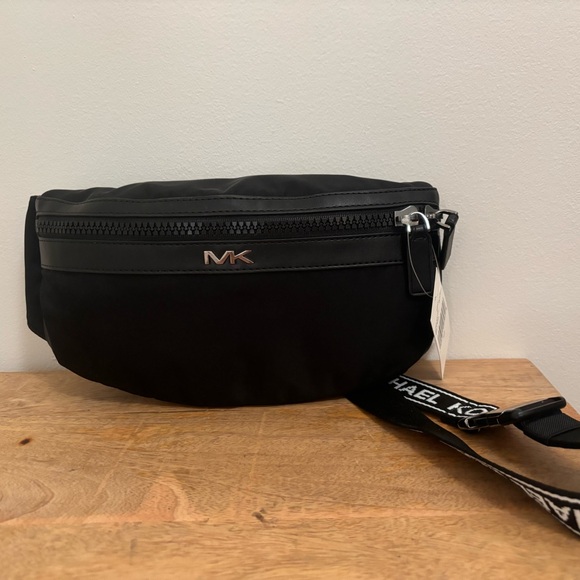 Unisex belt bag - Picture 1 of 6